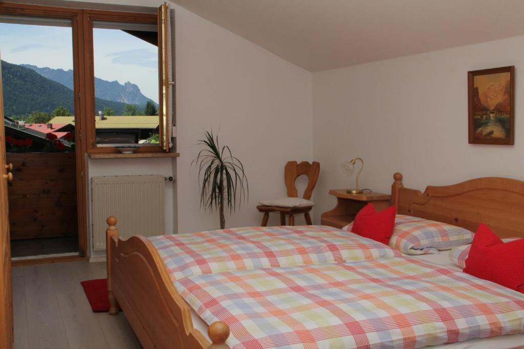 Schlafende Hexe Im Buchenwald Schoenau am Koenigsee Room photo